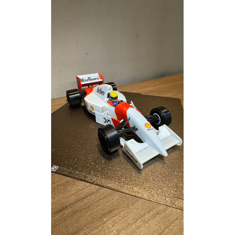 Carro de Fórmula 1 McLaren MP4/8 – Ayrton Senna 1993